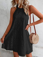 Vestido Feminino Curto em Laise Gola Redonda