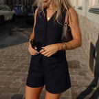 Conjunto Feminino em Alfaiataria Gizelle - Colete e Shorts no Linho (Promoção Compre 1 Leve 2)