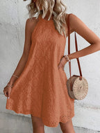 Vestido Feminino Curto em Laise Gola Redonda
